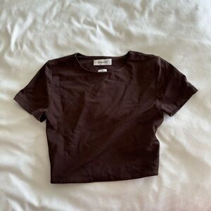Aritzia babaton sculpt cropped tee